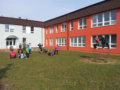 Ml. žáci a žákyně